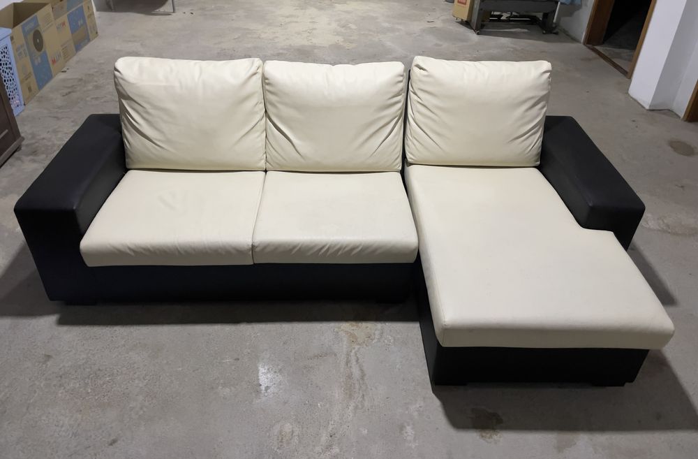 Sofá chaise longue em Pele