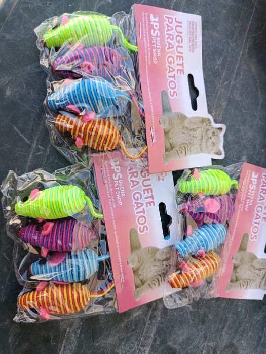 Camas para cão brinquedos e acessórios  - fim de stock