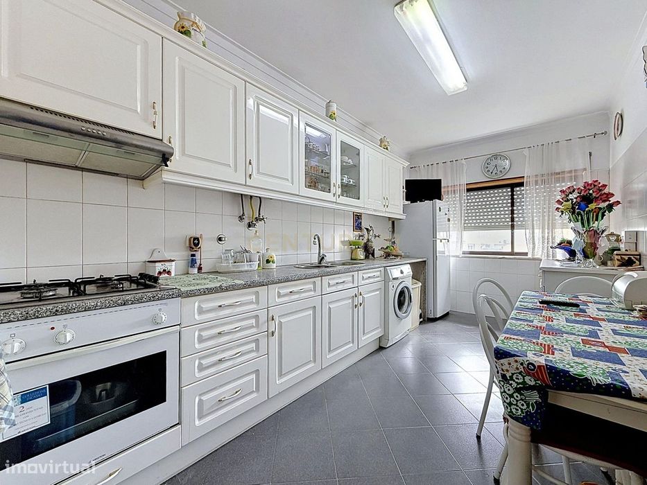 Apartamento T3 em Amora, Seixal - Oportunidade Única! — Amora, Setúbal