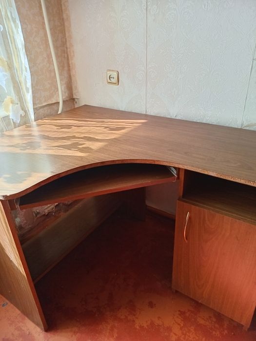 Пролам комп'ютерний стіл б/у