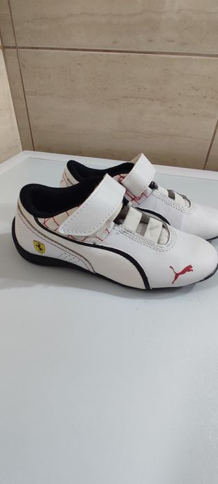 Buty białe sportowe Puma Ferrari roz. 28, dł. wkładki 17,5 cm.