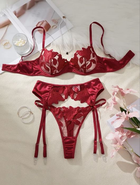 Білизна жіноча.