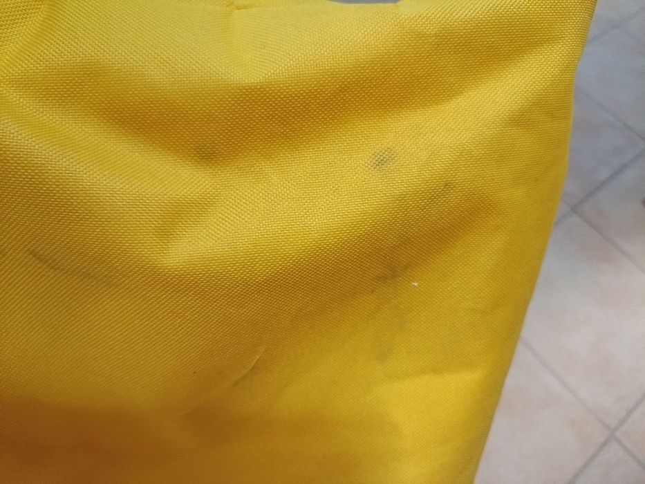 Pouffe amarelo exterior/interior