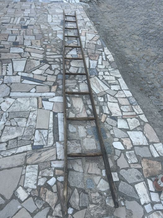 Escada de madeira