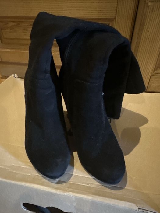 Взуття жіноче замшеве