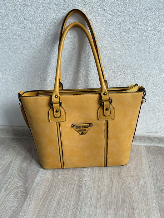 Torebka shoperka GUESS