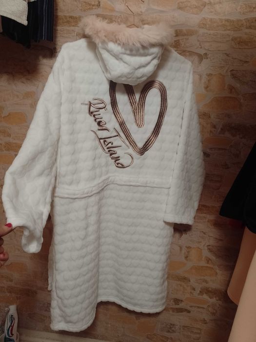 (XS/S) RIVER ISLAND/ Futrzany szlafrok z kapturem z Londynu, NOWY