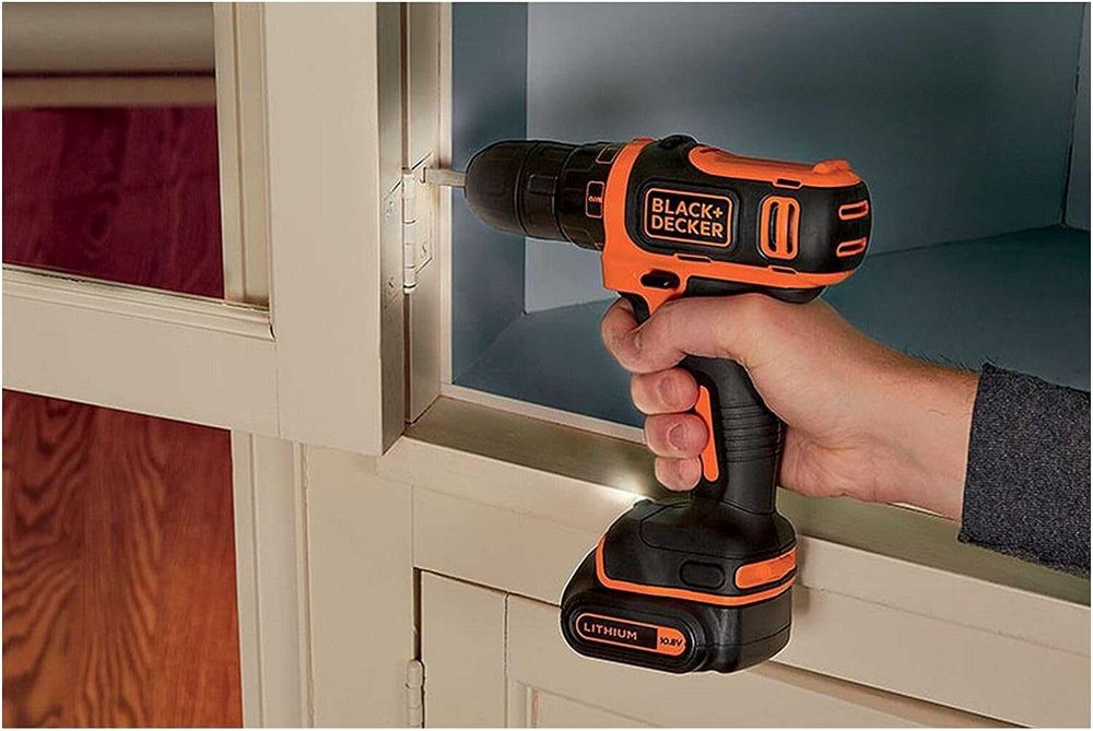 Акумуляторний шуруповерт дриль дрель BLACK+DECKER BDCDD12-QW