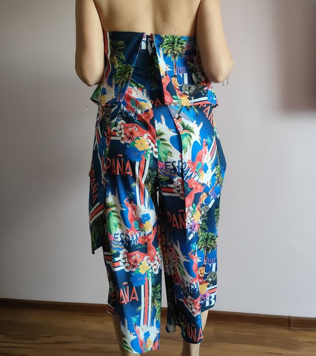 Kombinezon sukienka w oryginalne motywy