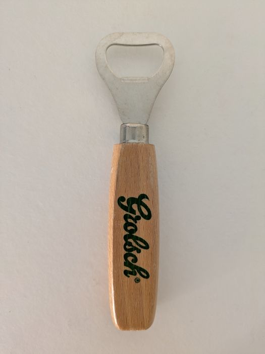 Cerveja Grolsch Merchandising

Inclui os elementos presentes na imagem