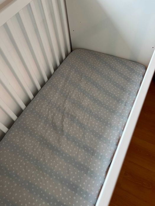 Berço IKEA GONATT + Colchão – Excelente estado!