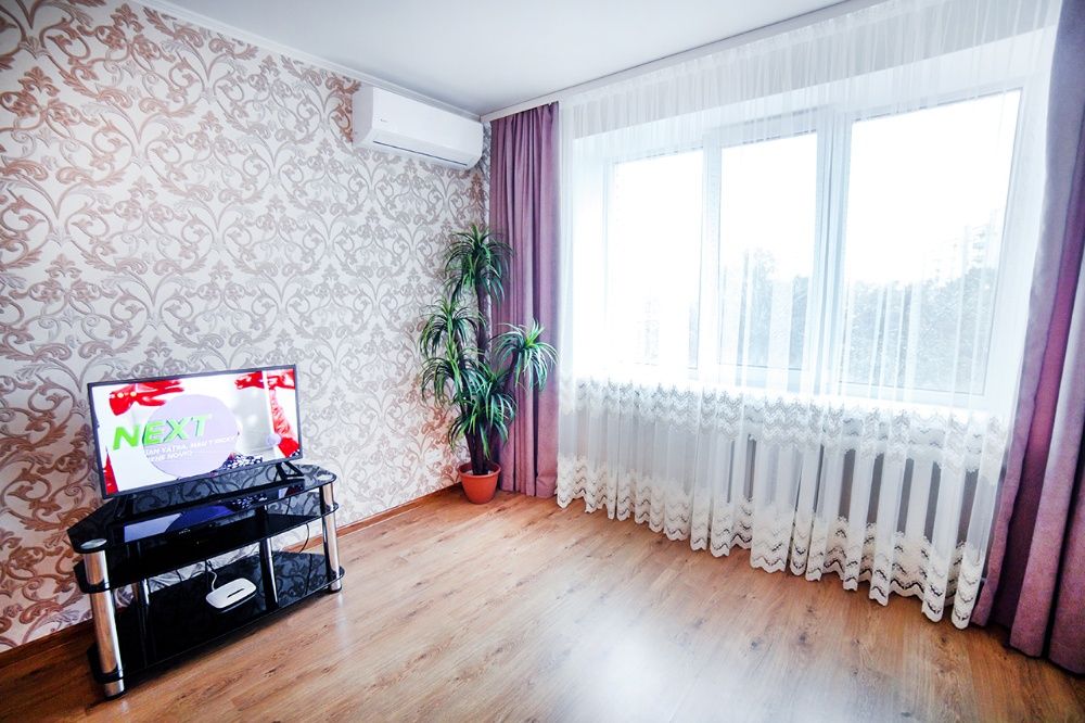 VIP - квартира в центрі Вишеньки .Подобово