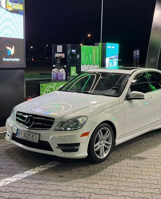 Продаж авто Mercedes-Benz