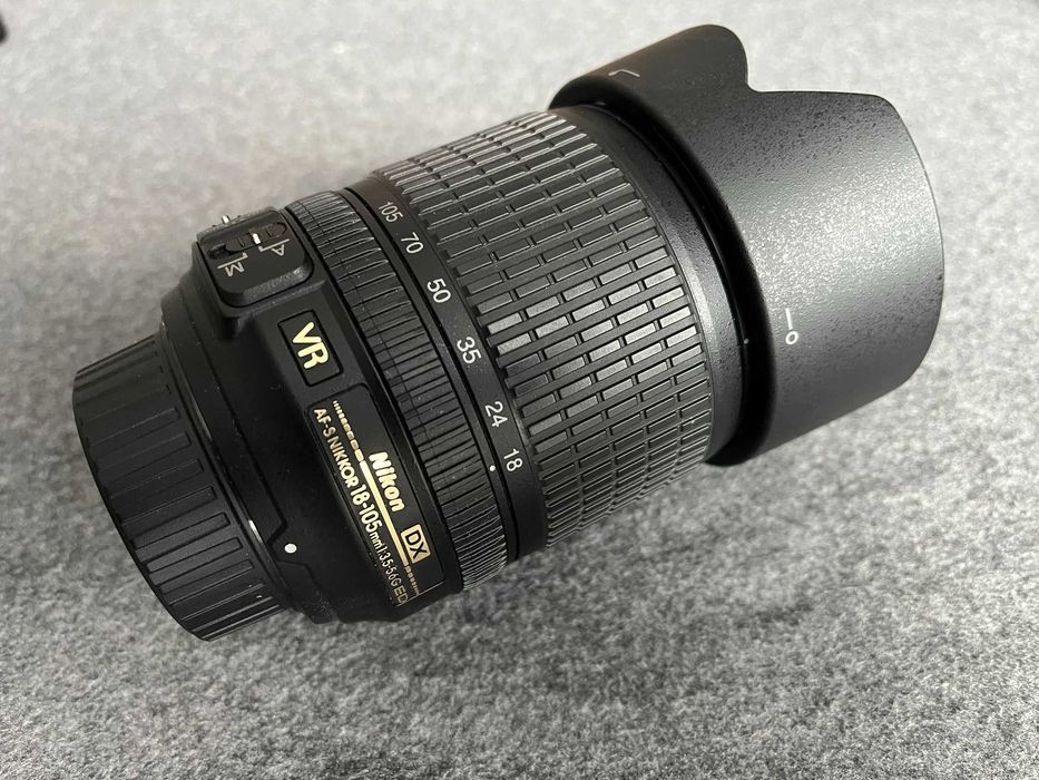 Nikon D5100 + Nikkor AF-S DX 18-105 mm f/3.5-5.6 VR ED + Nikkor AF-S 35 mm f/1.8G ED