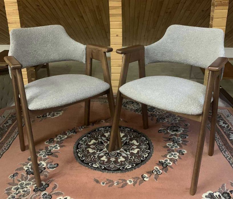 Стільці від виробника масив дерева