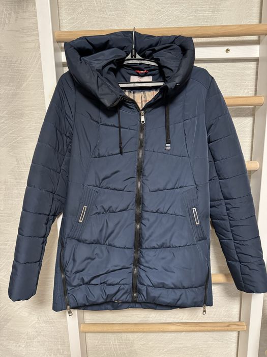 Жіноча демісезонна куртка