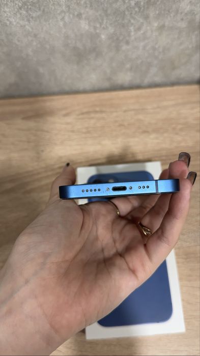 Продам айфон 13 на 128 памяти