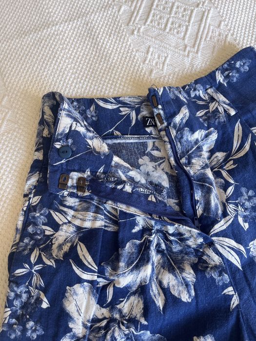 Calções florais em azul da Zara