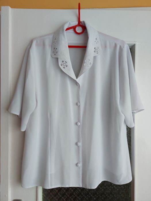 Bluzka damska biała elegancka ozdobny kołnierzyk