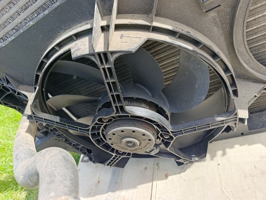 Pas przedni chłodnice wentylator renault master 2 Movano interstar 2006
