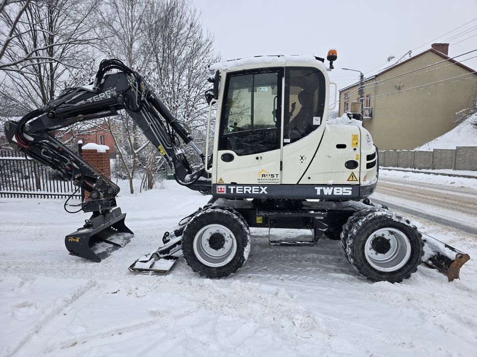 Wynajem koparek bez operatora. Zrób to sam! Koparki z rotatorami!