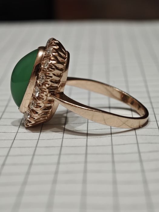 Золота каблучка, з діамантами 0..624 ct, і хризопоазом, 583 проба.