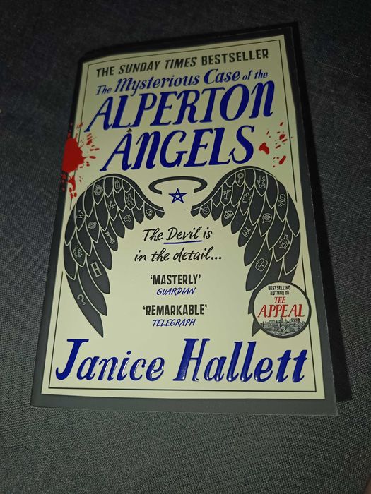 Livro The mysterious case of the Alperton Angels, de Janice Hallett