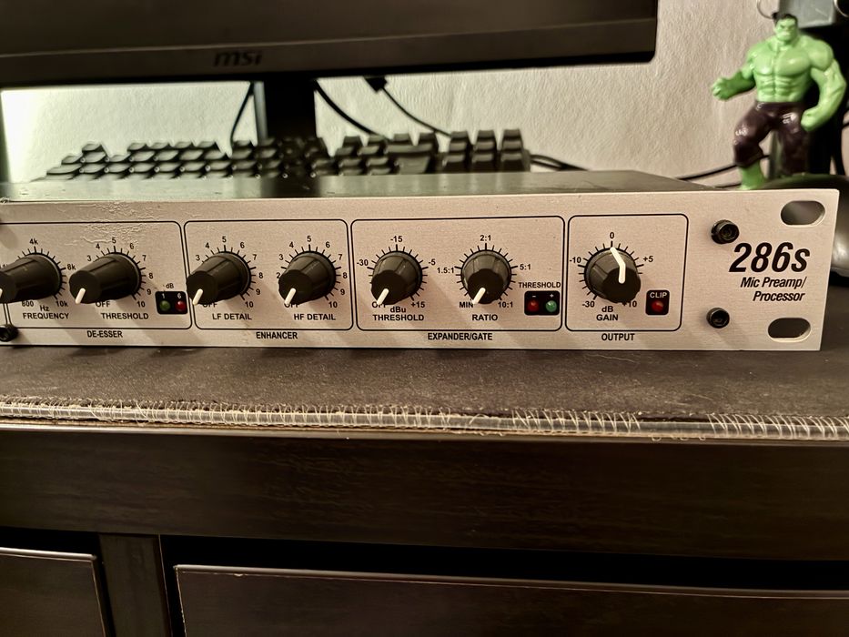DBX 286 S - Pré amplificador