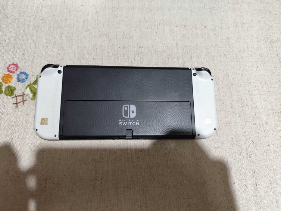 Nintendo Switch OLED Zelda: Tears of the Kingdom Edition