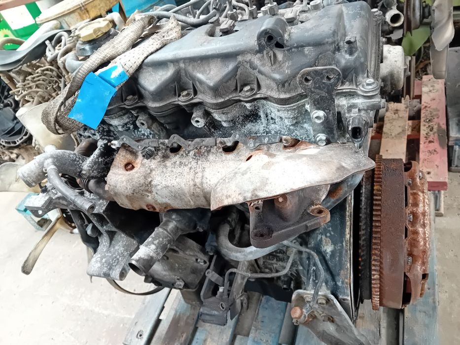 Motor Nissan cabstar do ano 2010 para venda em bom estado