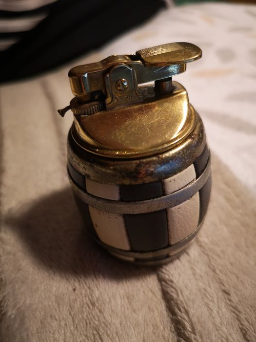 Isqueiro em forma de barril