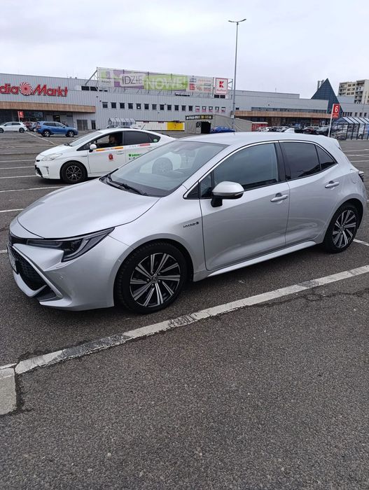 Toyota Corolla Toyota corolla hybrid 1.8 hatchback, rok 2021, Automat.