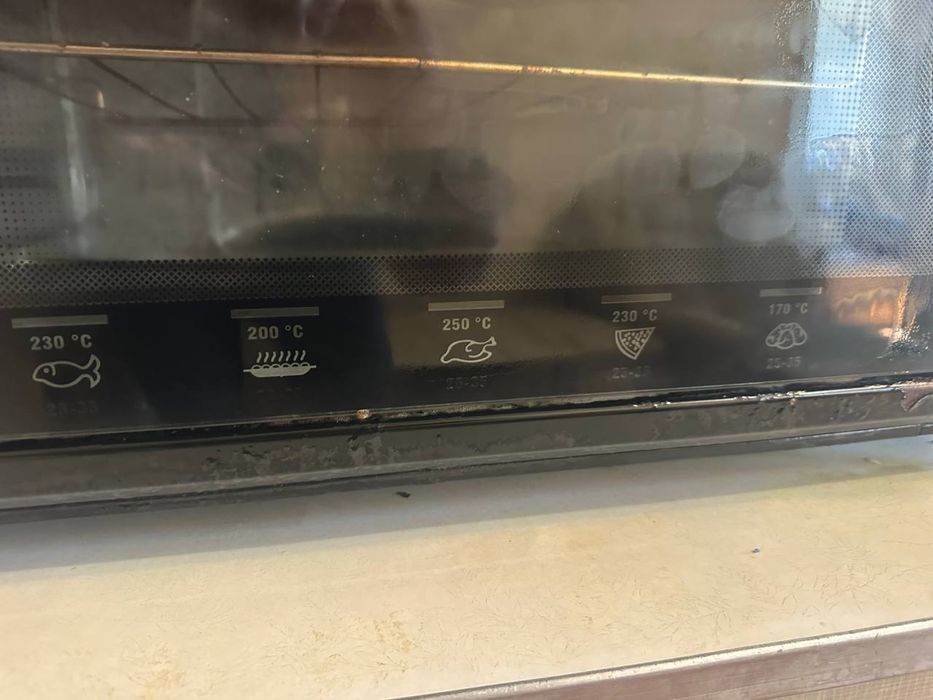Продам духовку Saturn в ідеальному стані