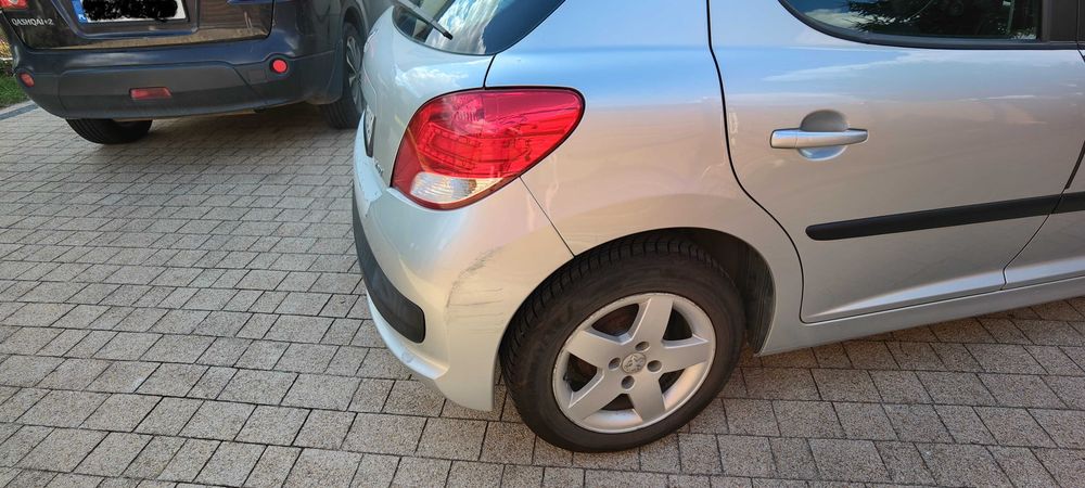 Peugeot 207 1.4 73 KM LPG, 2010 r. - klima, szklany dach, 5 drzwi