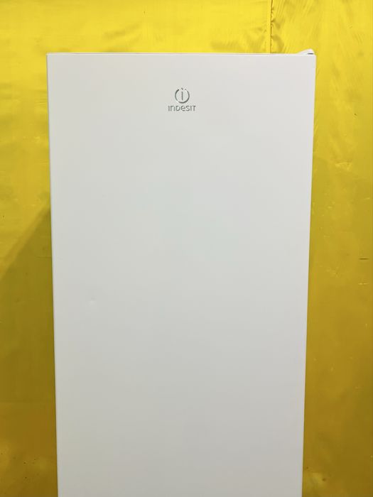 Двухкамерный холодильник Indesit 203см Class A+++