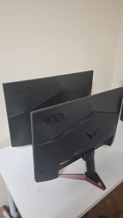 Monitores 27" e 24" acer
