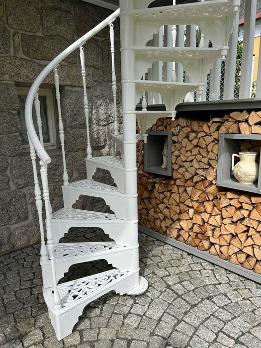 pałacowe schody żeliwne kręcone modułowe gusseise Treppen  hit