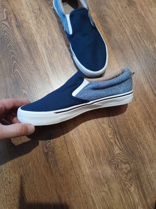 Продам чоловічі кеди бренду H M