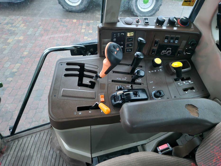 Ciągnik John Deere  6820