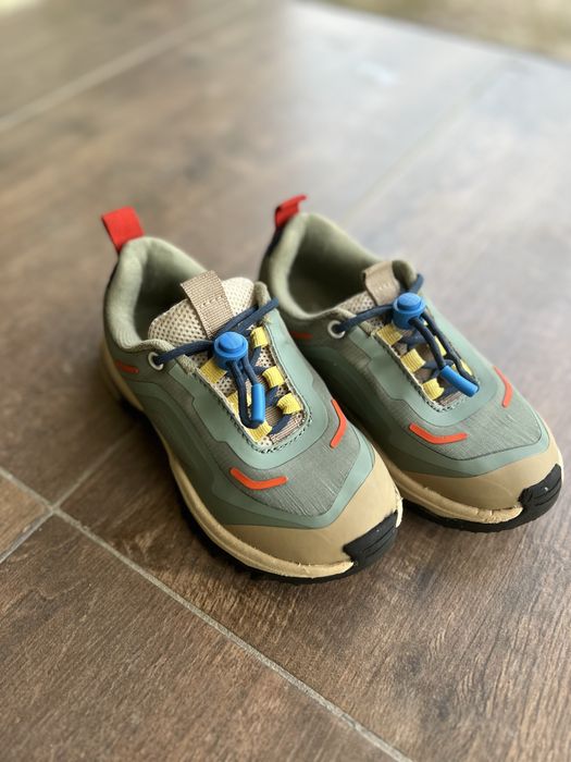 Кросівки    ZARA