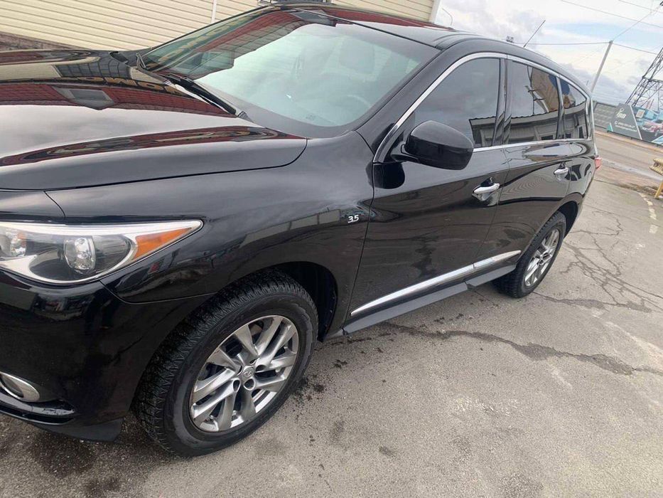 Продам сімейний  Infiniti QX60