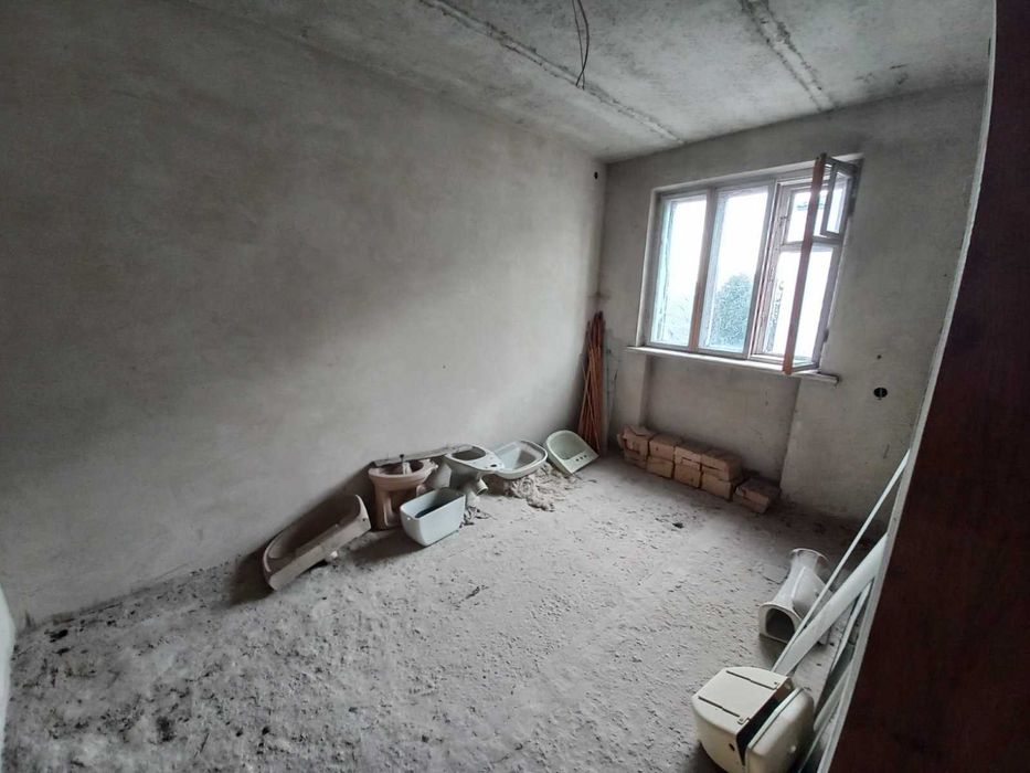 Будинок та земельна ділянка 6,1 сот., м. Кам'янка-Бузька