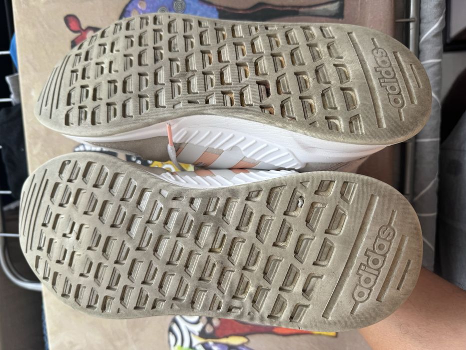 Кросівки adidas 40,5- 41 (26см)