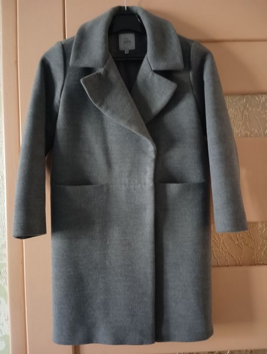 Продам пальто от Arin