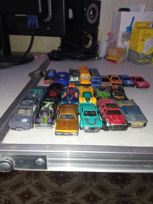 Машинки Hot Wheels