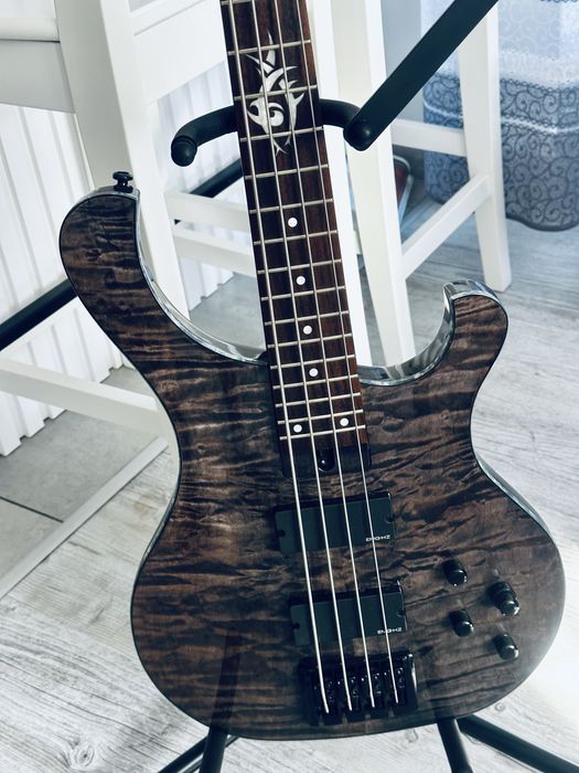 Gitara basowa Cort
