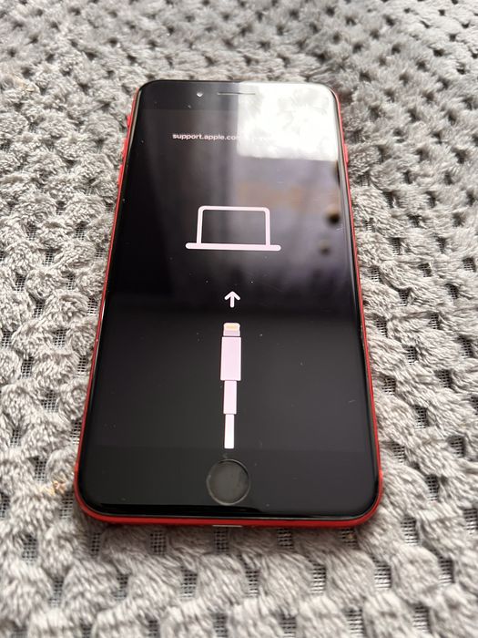 iPhone 8 Plus  wersja Red