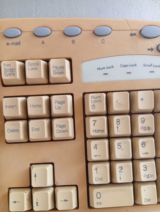 Teclado vintage TOTALMENTE MECANICO DE 1995