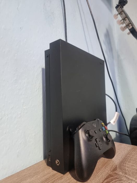 Xbox One X 1TB  ** Vendo/troco **
