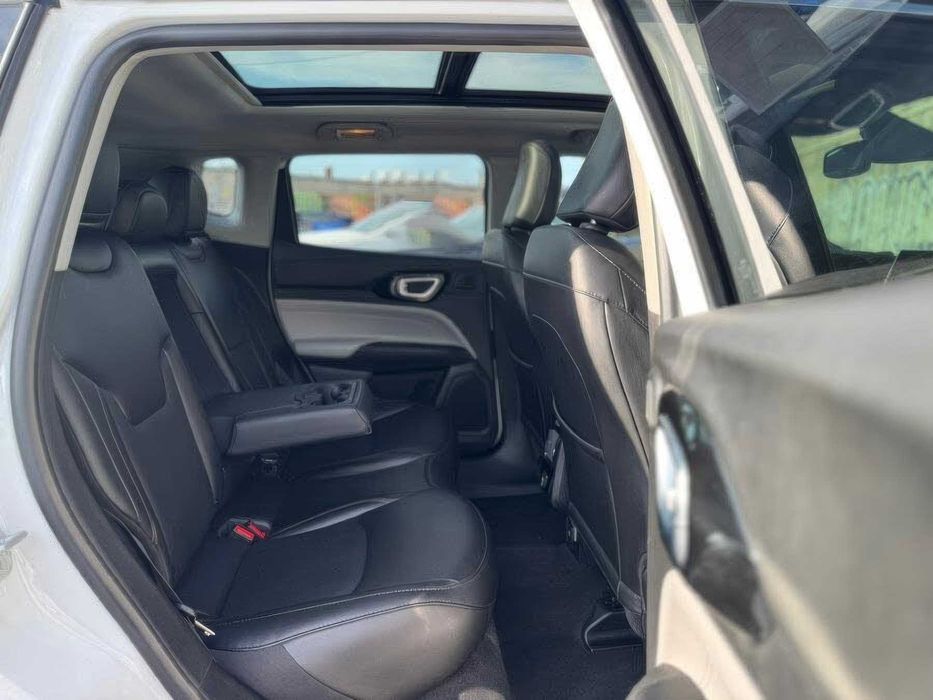 Jeep Compass      2021